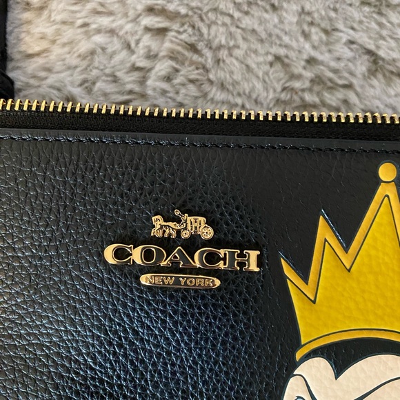 Coach x Disney Rowan file crossbody leather Shoulder Bag with Evil Queen Design - Picture 12 of 15